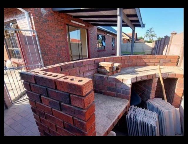 4 BEDROOM HOUSE FOR SALE IN BRACKENHAM